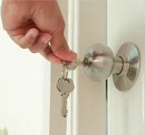 Vernon Rockville Locksmith Vernon Rockville, CT 860-359-9164 - 14a-Unlock-Door