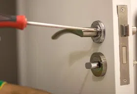 Vernon Rockville Locksmith Vernon Rockville, CT 860-359-9164 - 17a-Install-New-Lock